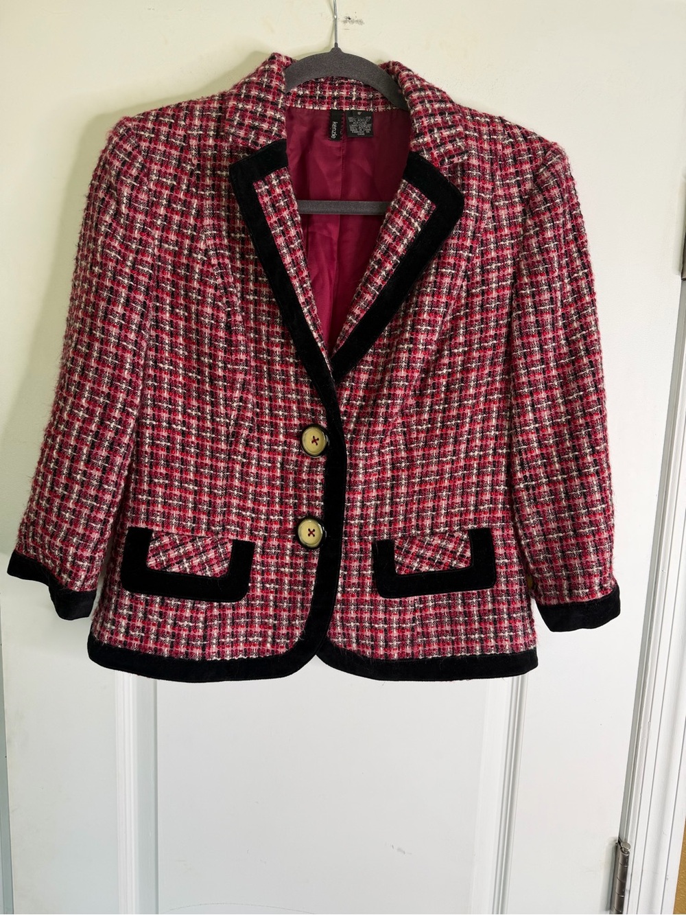 Kenzie Pink And Black Textured Tweed Blazer with Black Velvet Trim. Size 8.